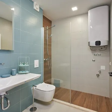 Tiffany Daire Cavtat