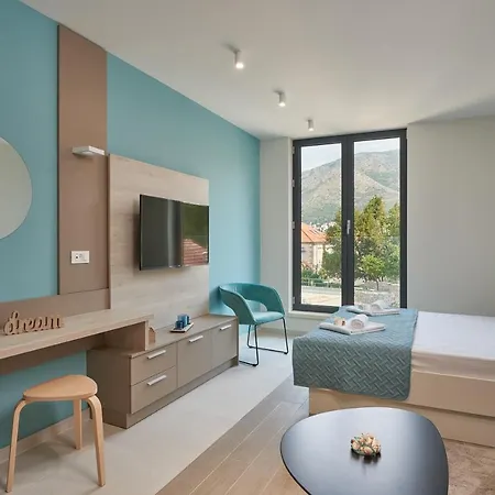 Tiffany Daire Cavtat